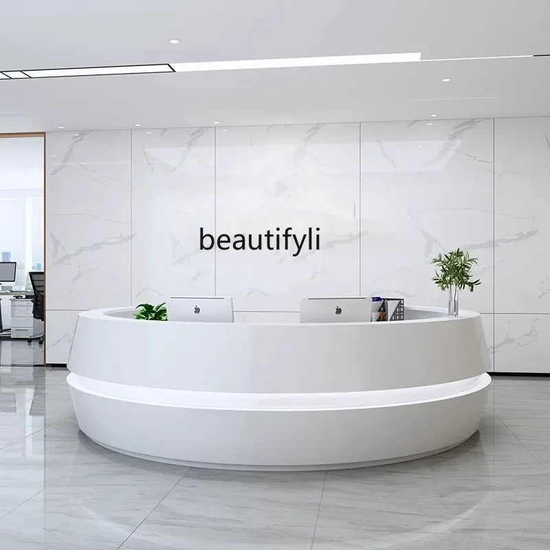 Стойка регистрации с краской круглая дуга компания салон красоты больница