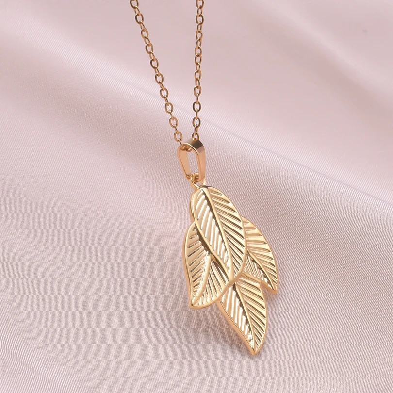 

Vintage Leaf Stainless Steel Pendant Trendy Necklace for Women Choker Steel Clavicle Chain Female Necklaces Jewelry for Girl