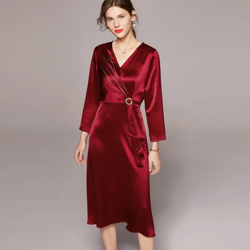 

Женское ацетатное платье с V-образным вырезом и оборками, средней длины