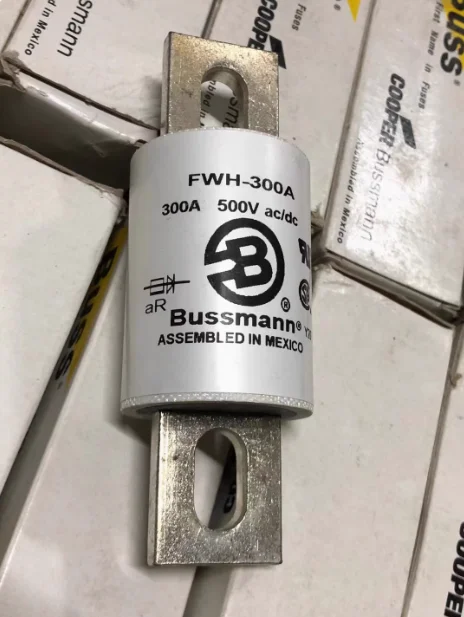 Новый предохранитель в оригинальной упаковке FWH-300A BUSSMANN