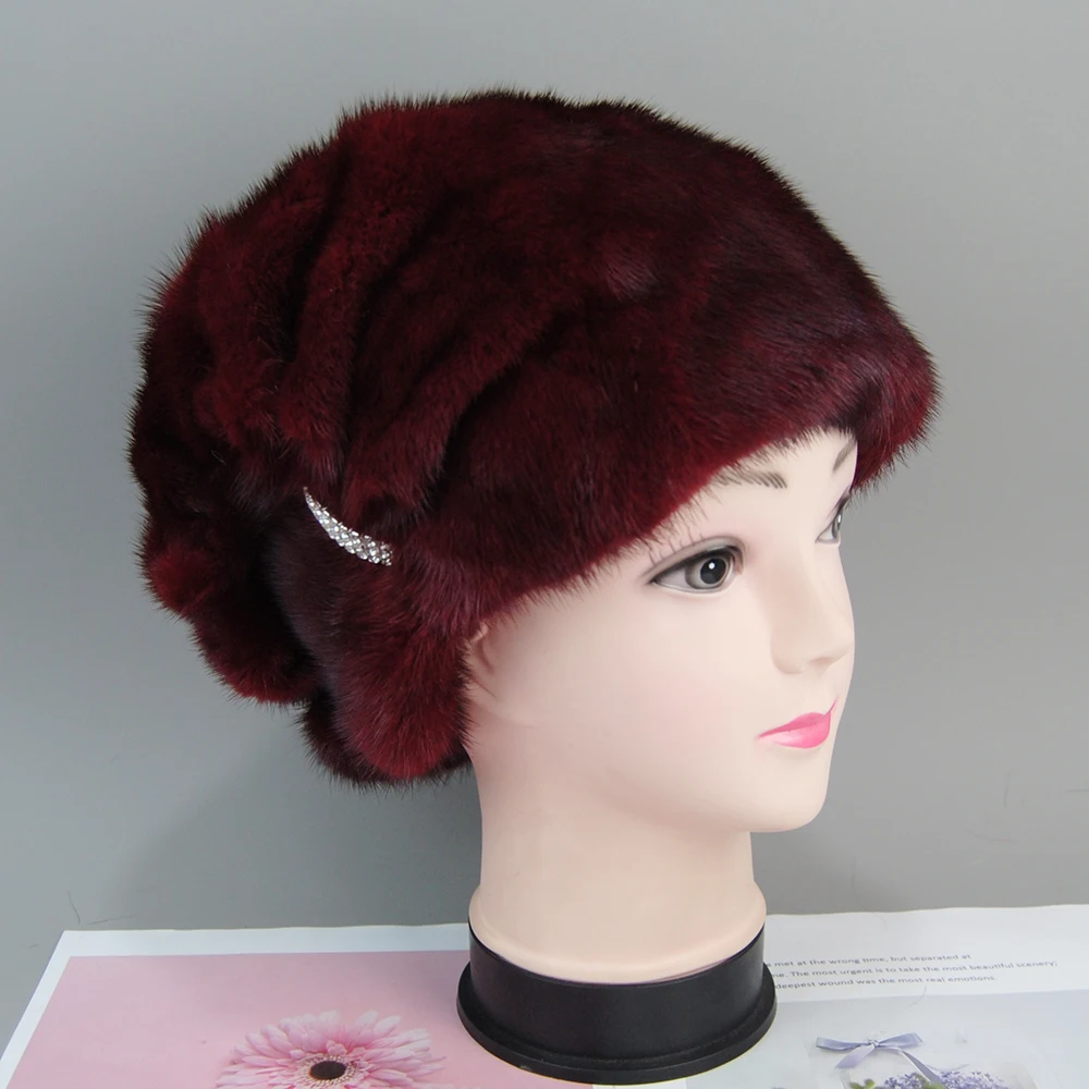 2024 Fashion Hot Whole Genuine Mink Fur Hats Female Winter With Pompons Elegant Luxury High Quality Ladies Beanie Hat
