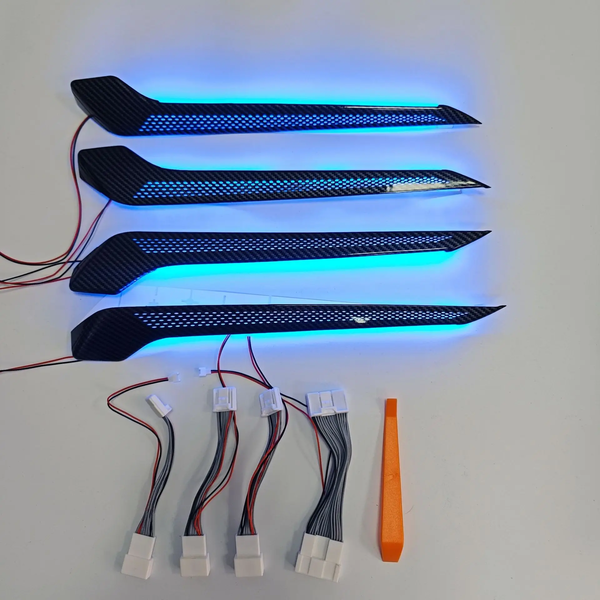 

Для Toyota RAV4 внутренний атмосферный светильник, автомобильный декоративный светильник, дверная панель, светильник XA50 2019 ~ 2024, карбоновый стиль, чешуя дракона