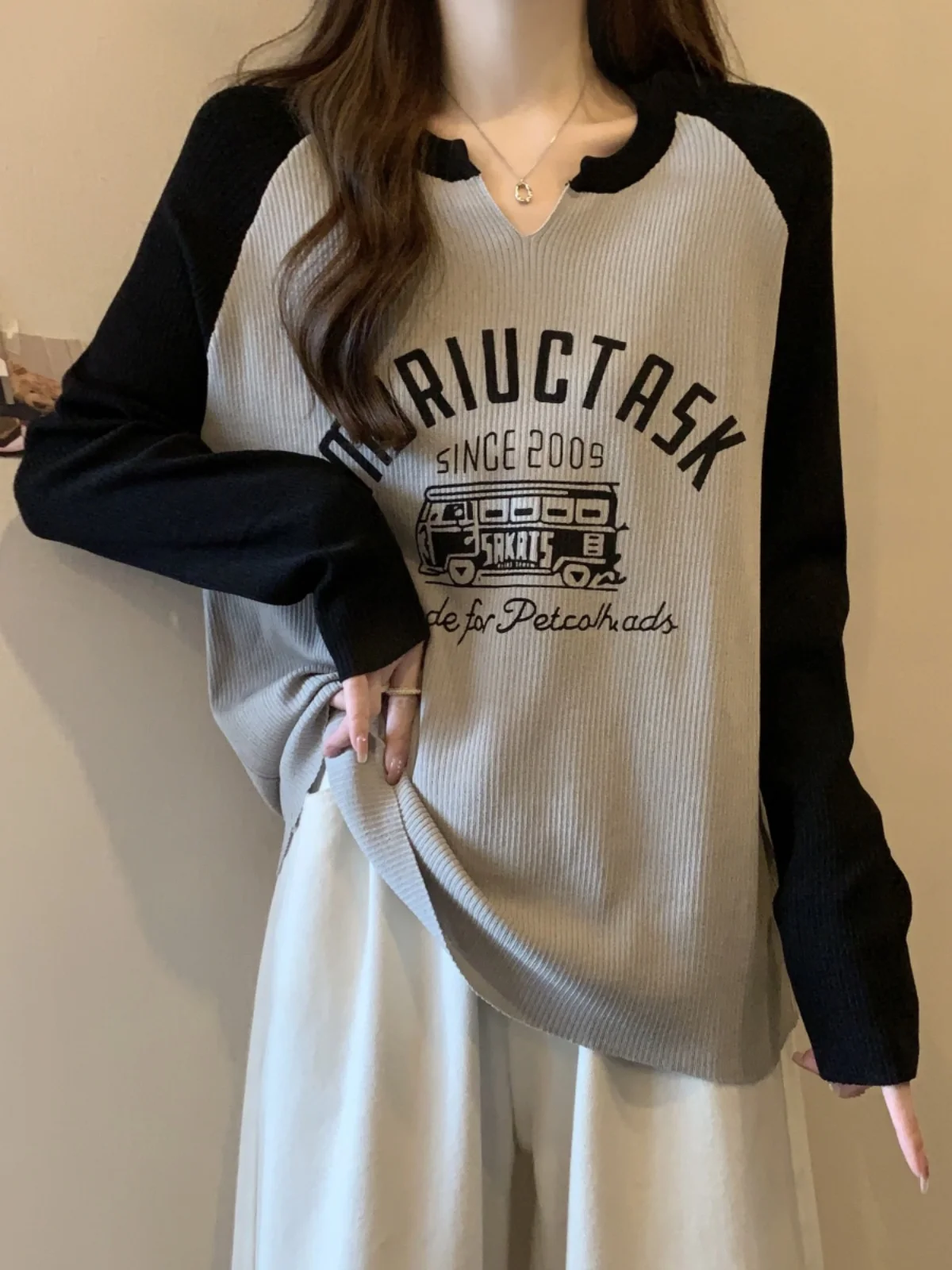 Европейские товары Рубашка с v-образным вырезом на плечах длинными рукавами