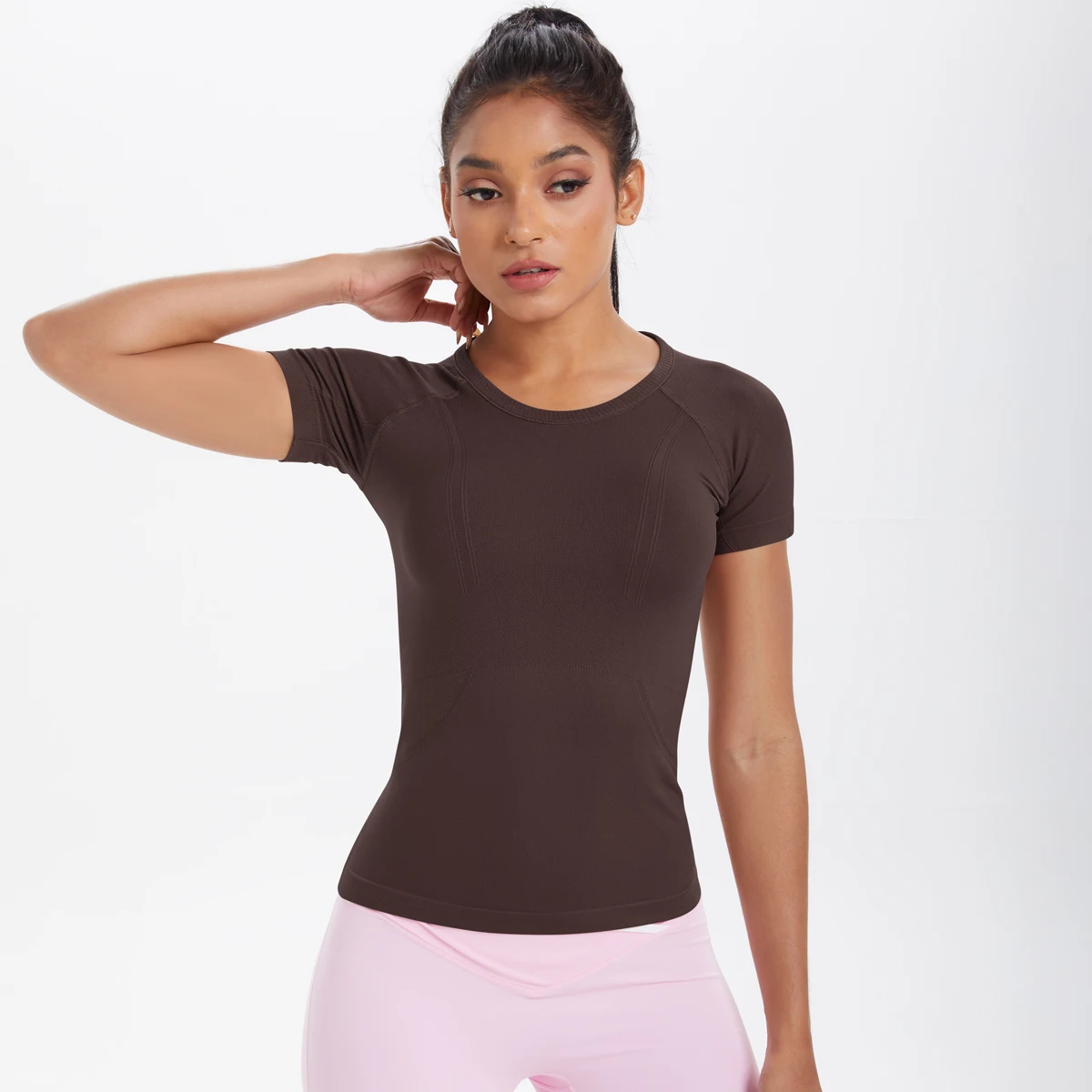 Фото Спортивная футболка Hamidou Slim Seamless для йоги и тренировок, быстросохнущая, дышащая, облегающая, с коротким рукавом, с возможностью нанесения логотипа №5