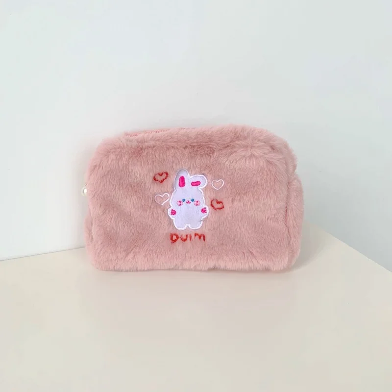 

Новая милая плюшевая косметичка с вышивкой в виде медведя, органайзер для макияжа, портативные туалетные принадлежности, сумки для хранени...