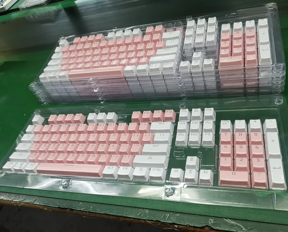 

Two-Color Injection Molding Keycaps Mechanical Keyboard General 104 Keys ABS Two-Color Font Light-Transmitting Keycaps