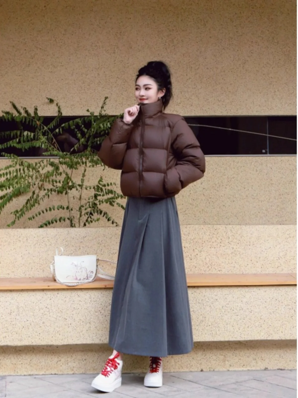 Coffee Color Stand Collar Short Down jacket Women Winter 2023 New Kendall Sle Small Man White Duck Down down Coat Outerwear