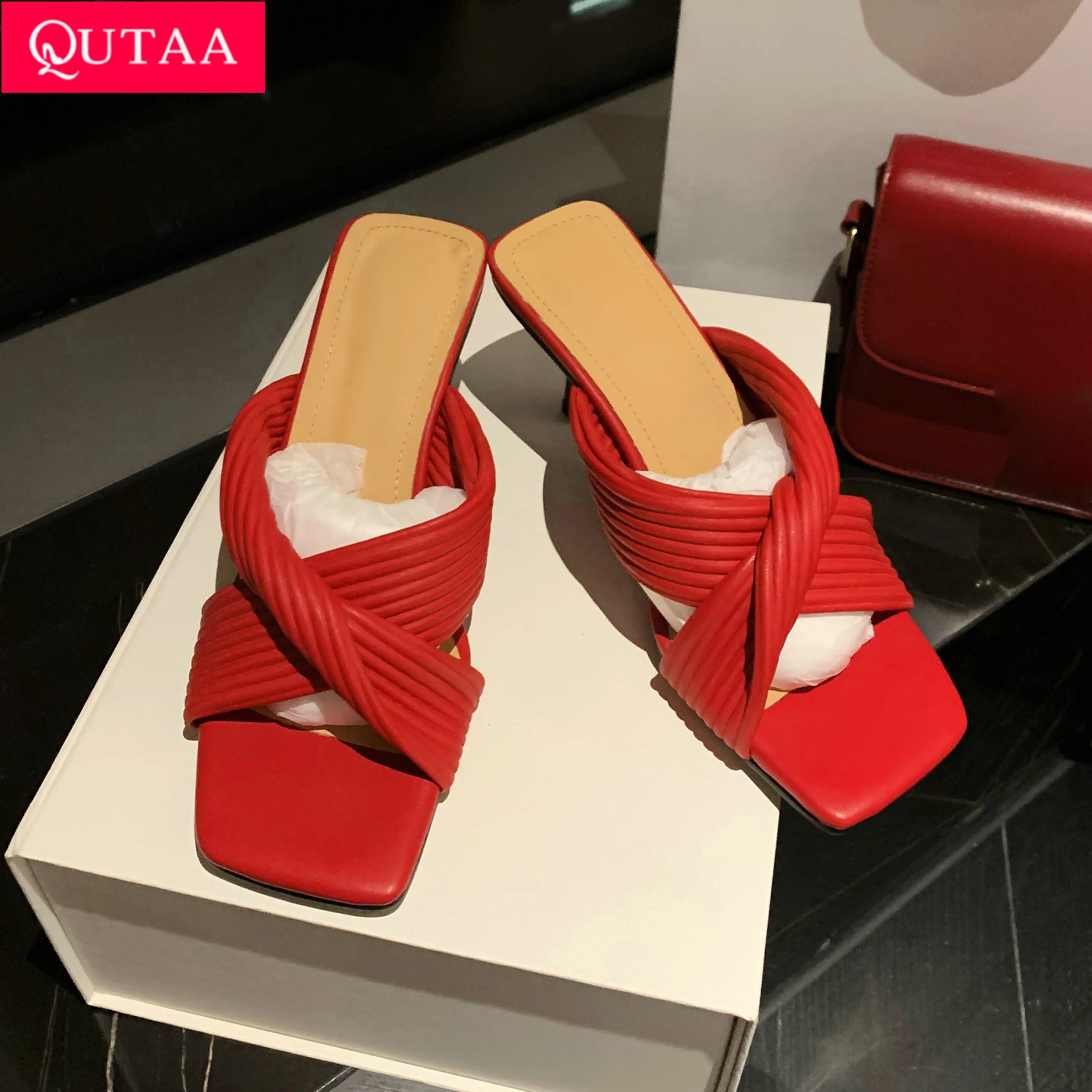 

QUTAA/2022 г. Новая Летняя женская обувь с квадратным носком босоножки на тонком высоком каблуке с ремешком на пятке женские туфли-лодочки из мик...