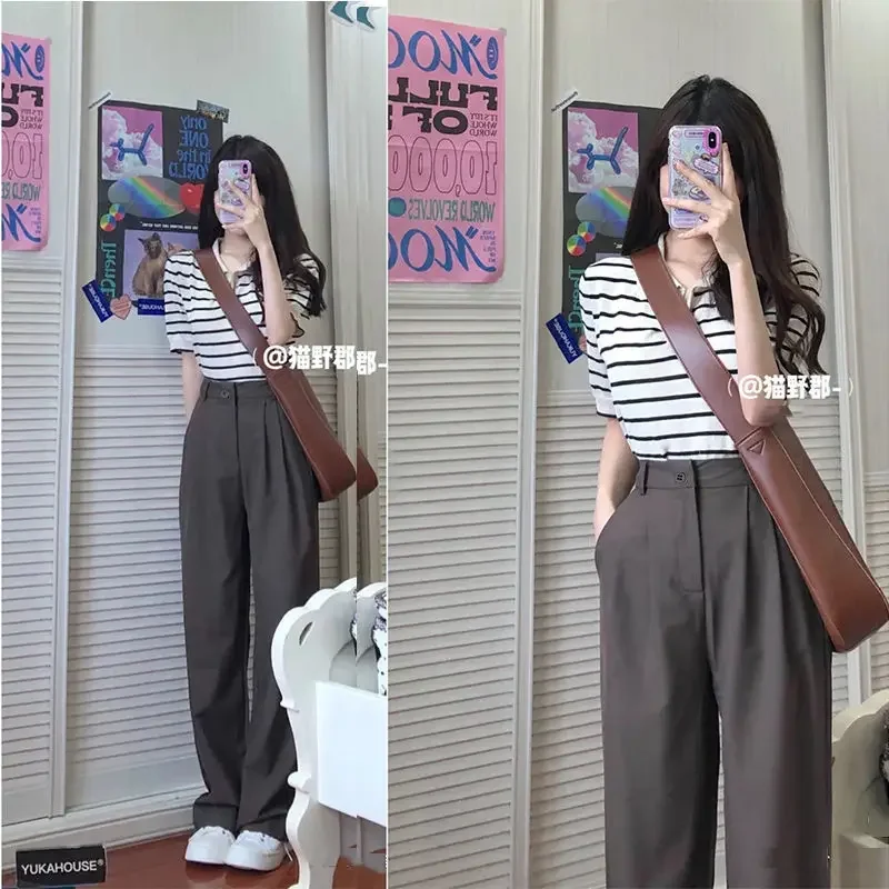 Женский трикотажный костюм-поло с коротким рукавом и широкими штанинами