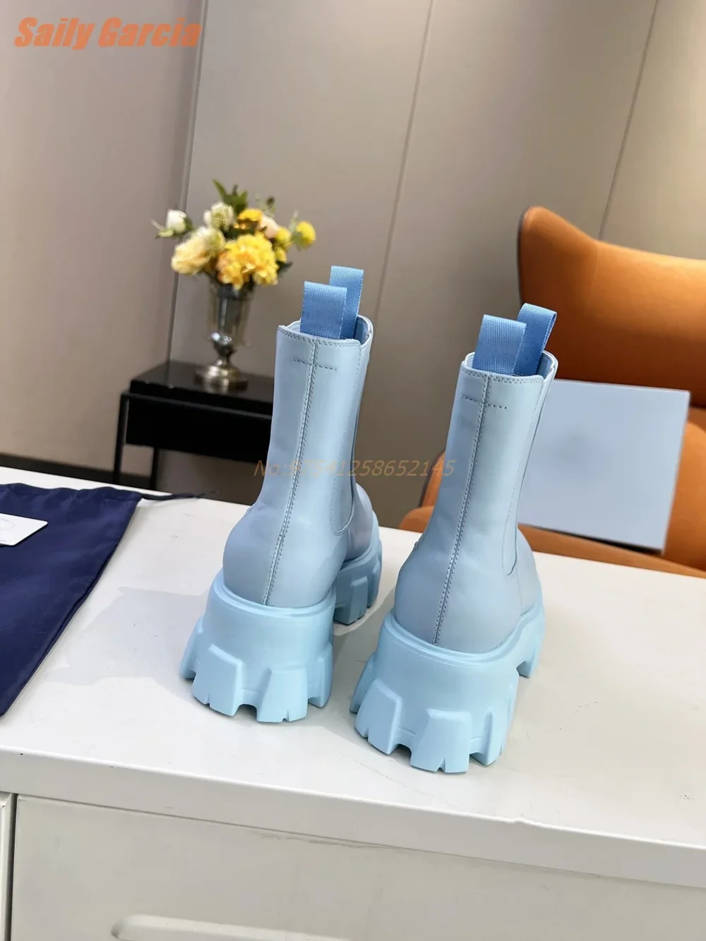 Однотонные кожаные ботинки без шнуровки розовые весенние женские увеличивающие