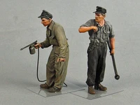 135 resin white model vietnam war u s army armored division soldier repairman model need to manually color the model