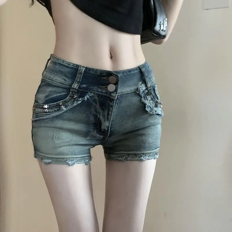 

2023 Spicy Girl Liu Ding Low Waist Denim Super Shorts Women's Summer New Slim Fit Slim Wrap Hip Hot Pants