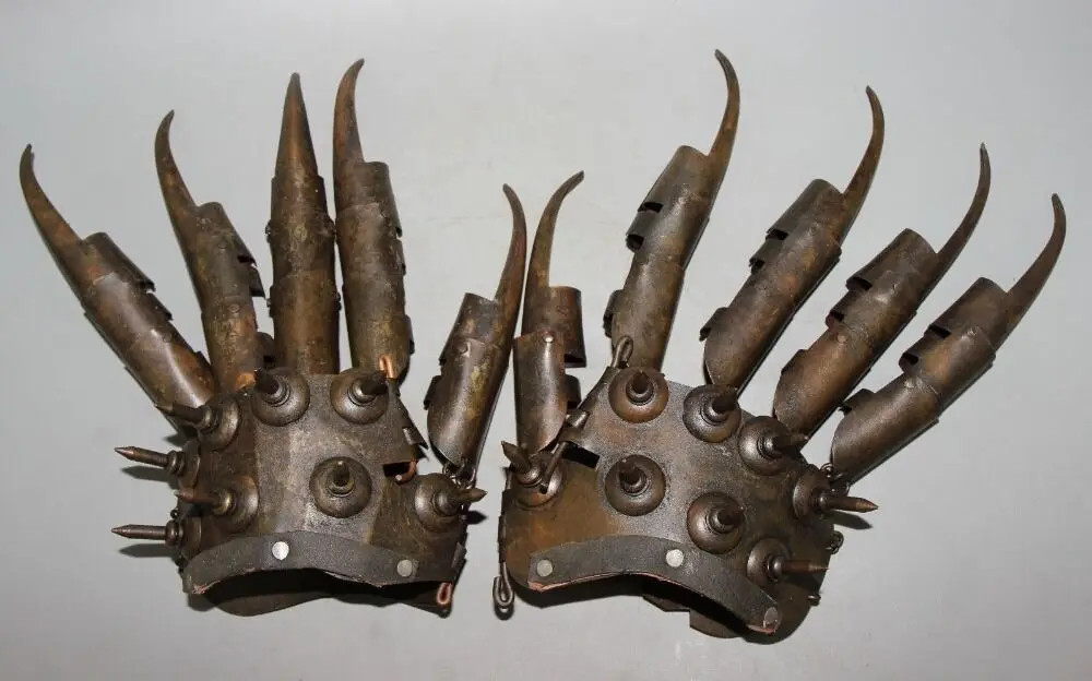 

ancient Chinese old bronze sharp talons claws protection protective gloves