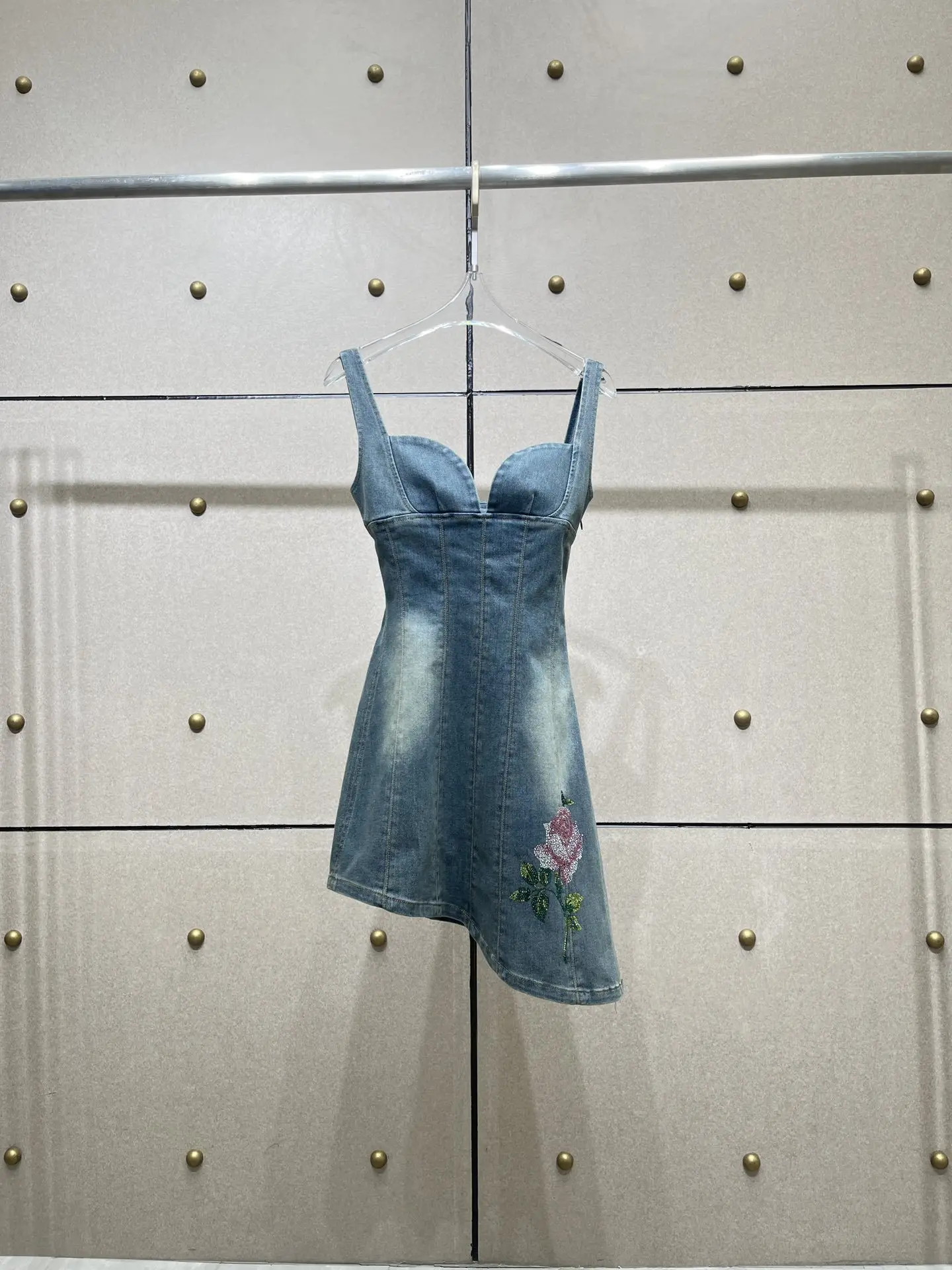 

2023 High-quality Fashion Design New Gradient Denim Suspender Dress Female Spice Girl Waist Retro Y2K