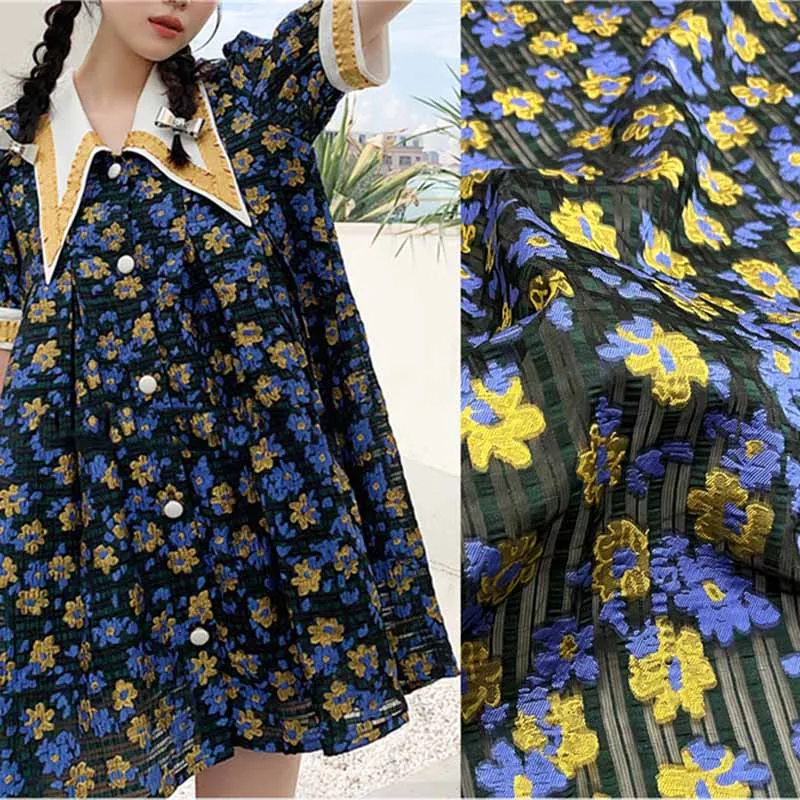 

European and American elegant spring and summer thin section small floral three-dimensional yarn-dyed jacquard organza fabric