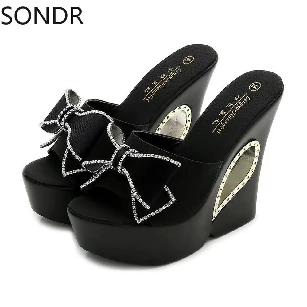 

2023 Womens Slippers Creepers Shoes Platform Bowknot Rhinestones Crystal Wedge Super 13CM High Heel New Summer Hollow Black 2023