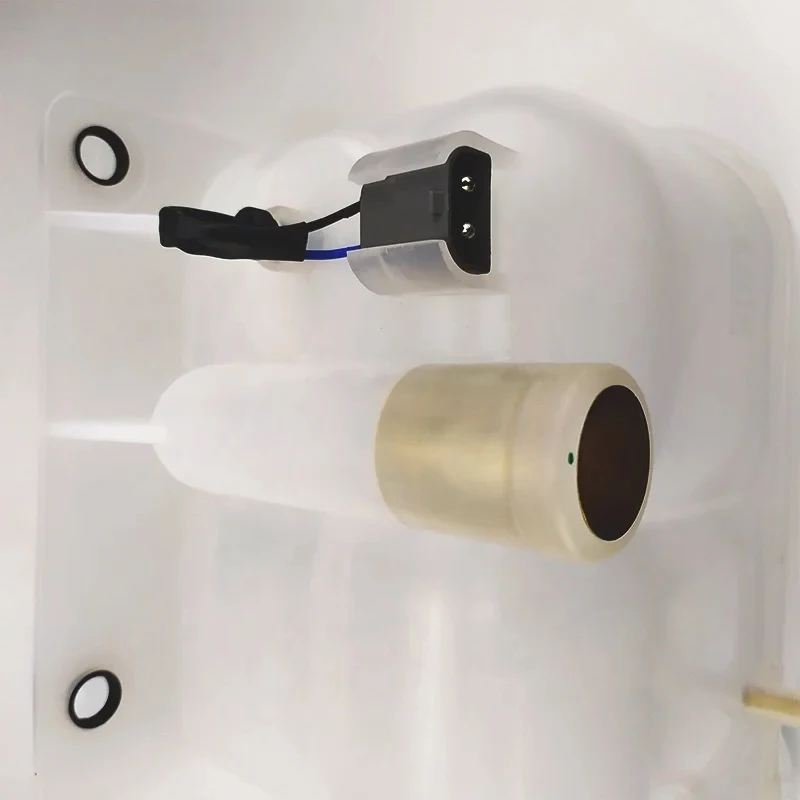 Расширительный бак охлаждающей жидкости VOE 20880612 YNF04017 15163859 Для VOLVO