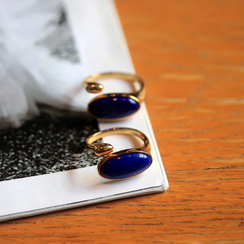 Женское кольцо из серебра 925 пробы с лазуритом