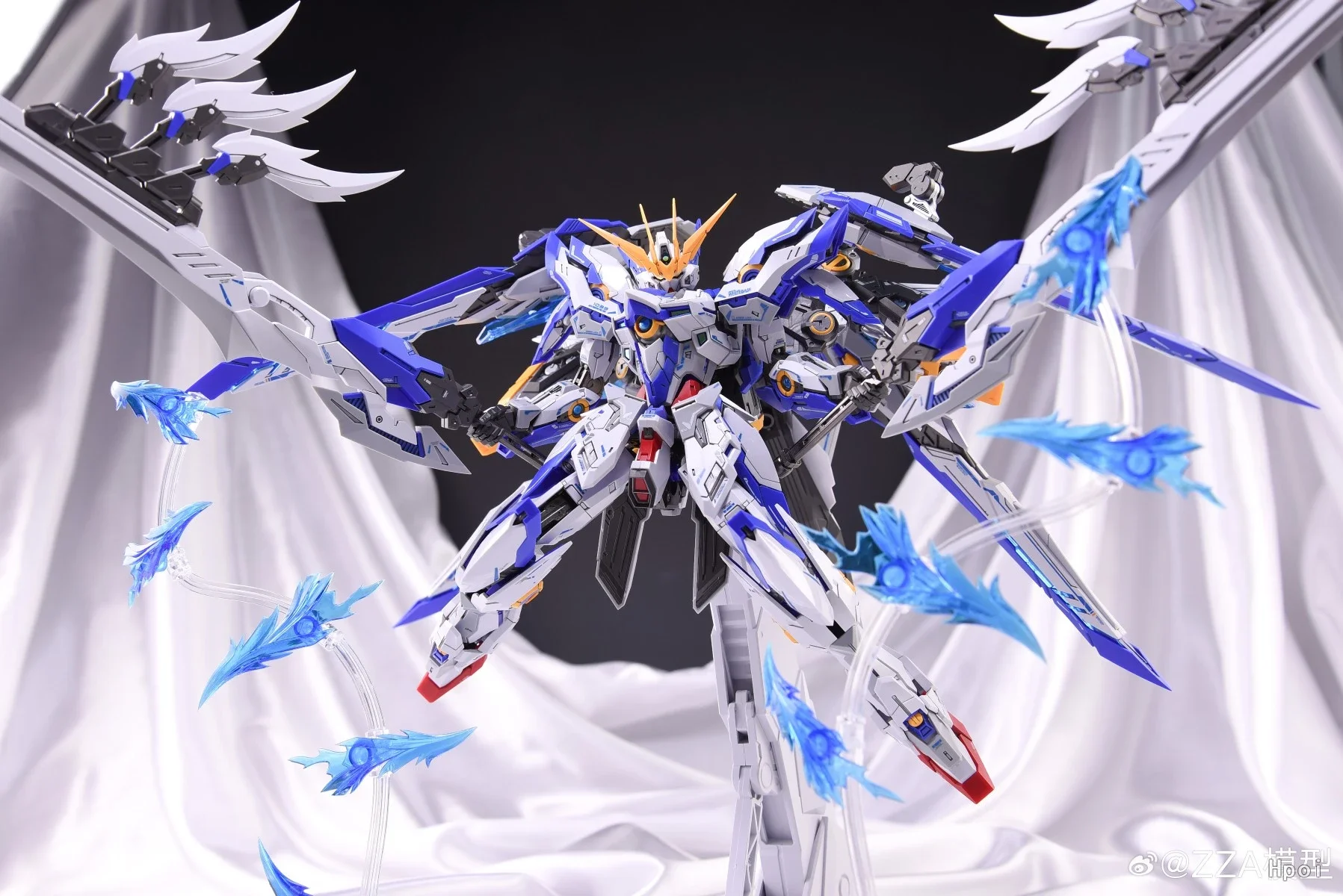 Фото В наличии: Коллекционная модель-конструктор ZZA Authentic Blue Flame BLUE FLAME CH-01, масштаб 1/100, с металлическим каркасом, для сборки, сувенир №2