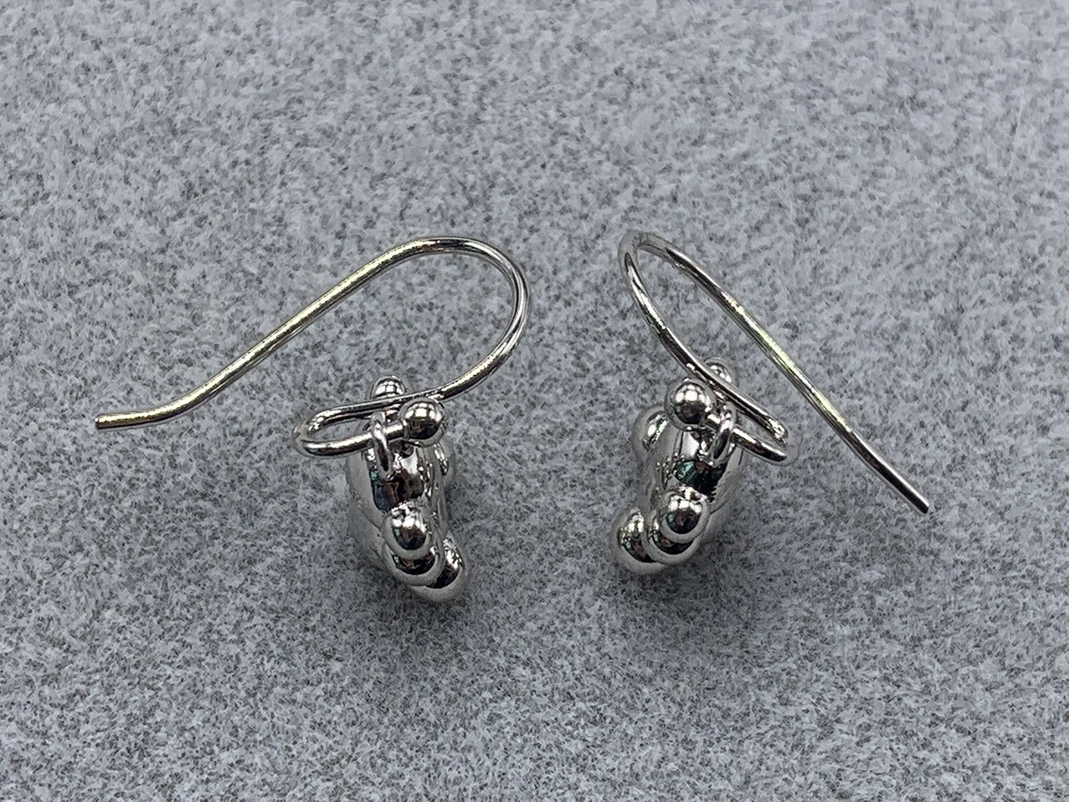 

Серьги из серебра 2022 пробы с фианитами в виде медведя