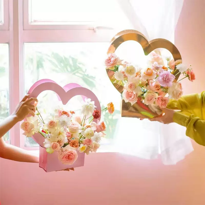 

2022Portable Heart Flowers Boxes Flower Packing Paper Box for Women Gift Basket Kraft Bags Gift Wrapping Paper