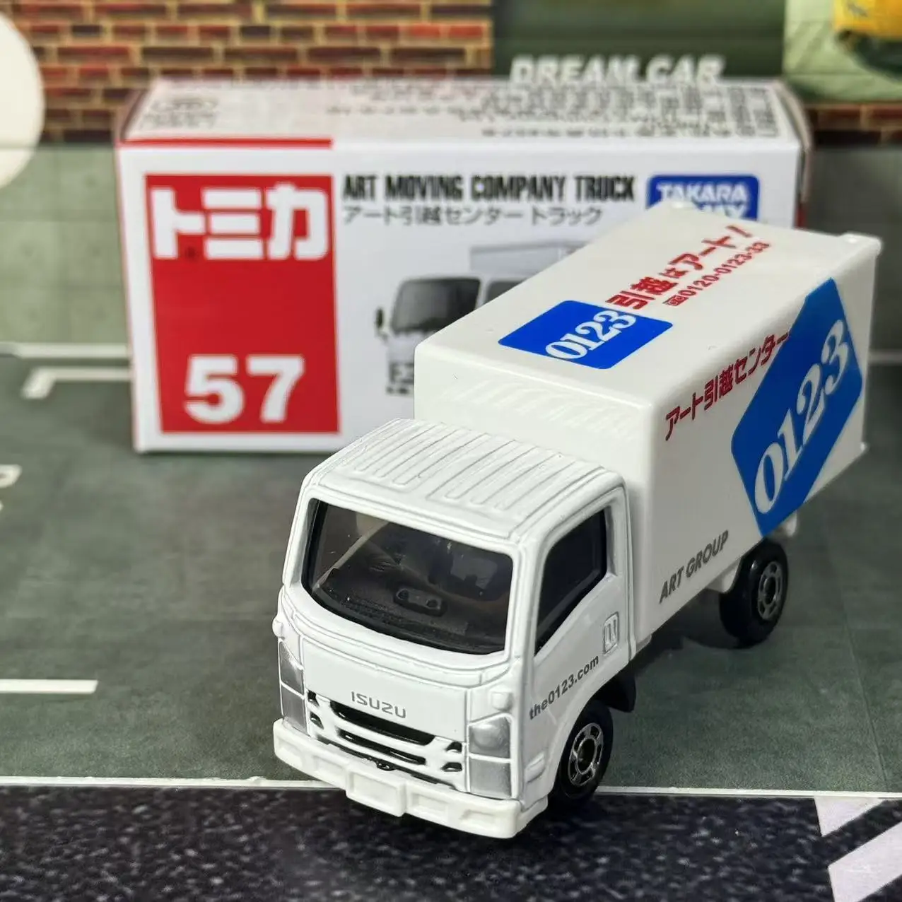 Фото Модель грузовика Tomica Regular Series No.57 Art Moving Center Truck от Takara Tomy, литая под давлением, подарок для детей №3