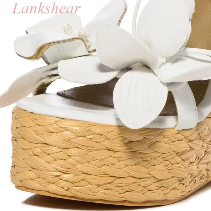 Женские пляжные босоножки цвета слоновой кости на платформе с открытым носком