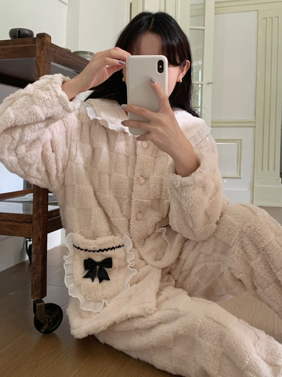 Милая женская пижама с бантом и кукольным воротником кружевная из кораллового