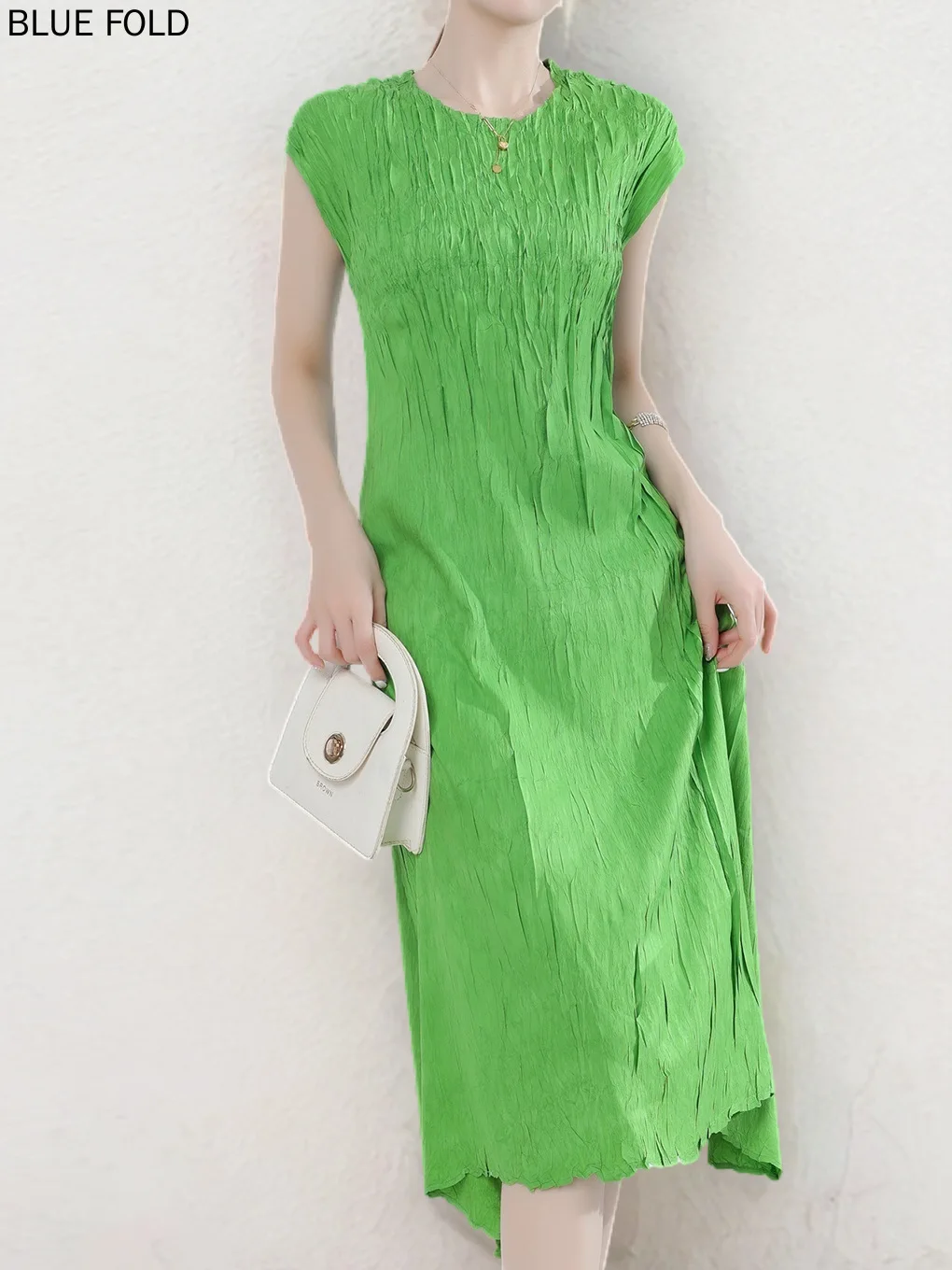 Женское платье без рукавов с круглым вырезом средней длины ТРАПЕЦИЕВИДНОЕ