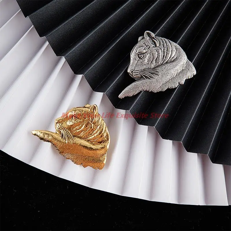 

Vintage Cute Tiger Brooches Vivid Animal Brooch Pins Jewelry Christmas Gifts