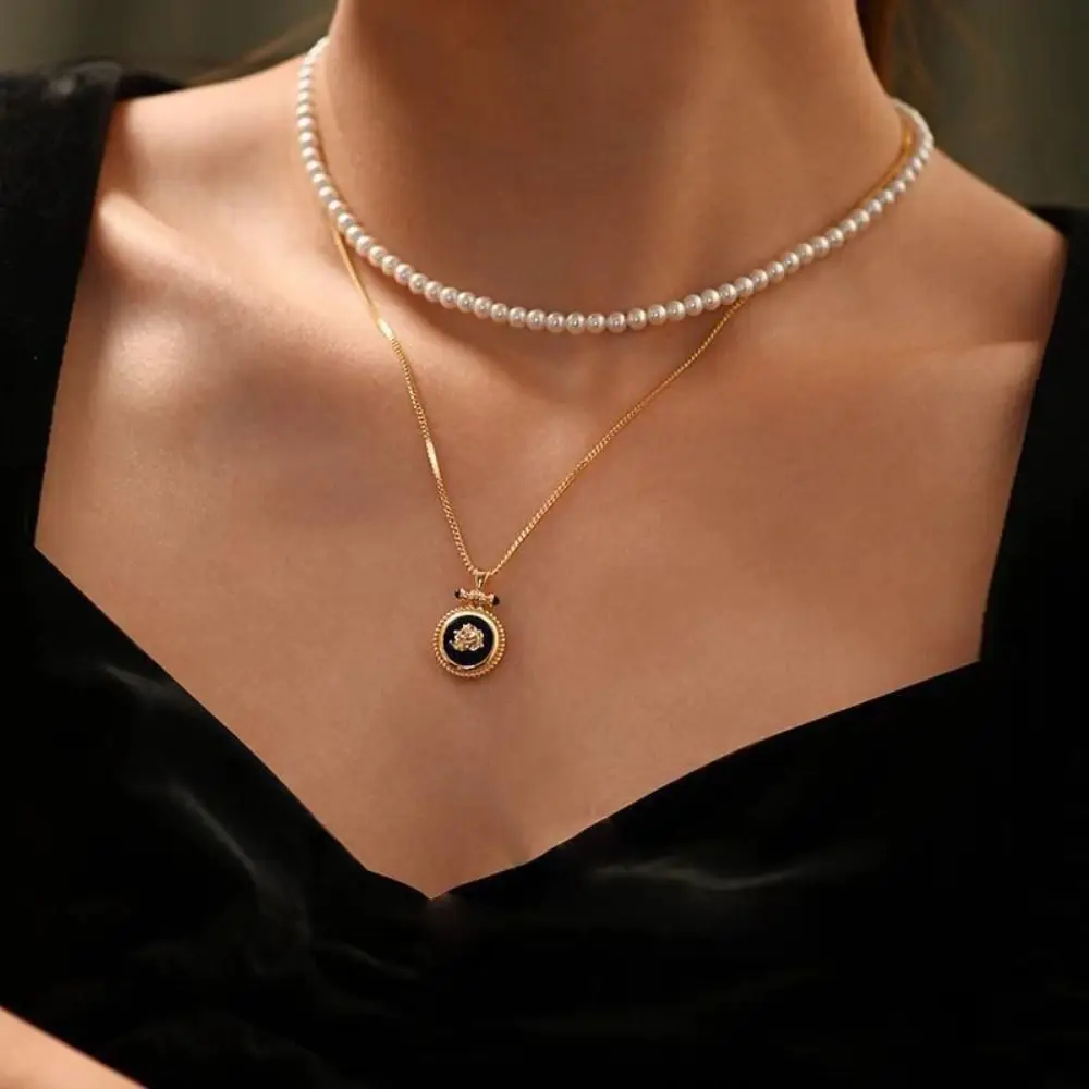 

Vintage Metal Luxury Exquisite Taboo Song Clavicle Chain Korean Style Necklace Women Rose Necklace Wedding Jewelry