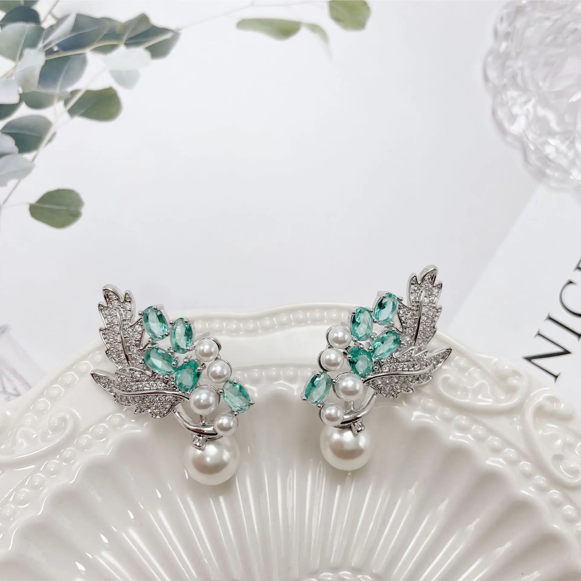 

Bilincolor Fashionable Three-Dimensional Colored Zircon Flower Leaf Light Luxury Earrings