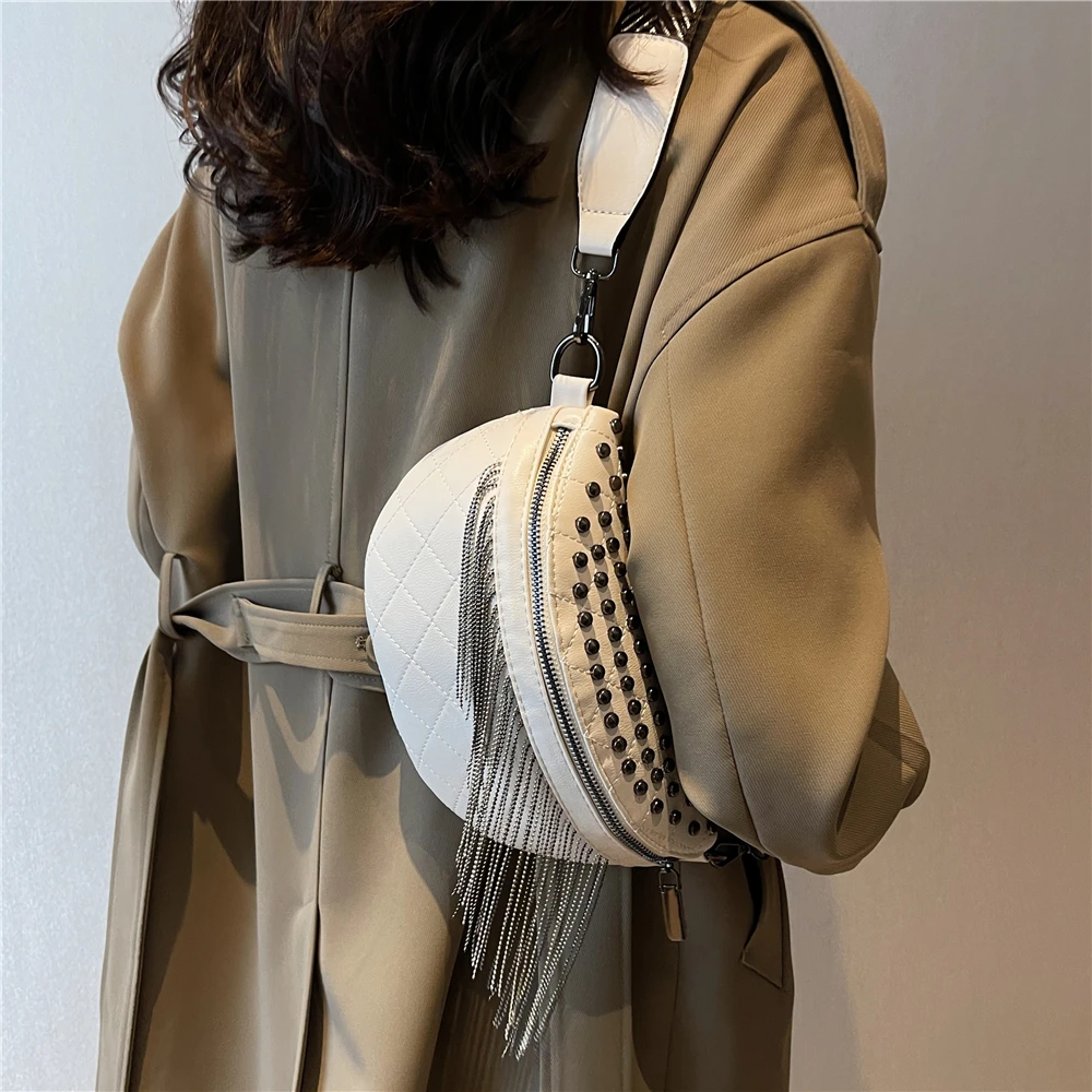 Фото Hifashion Широкий ремешок Кисточка Грудь Crossbody Сумки для женщин 2022 Шипованный Роскошный дизайнер Большой емкости Женская талия Fanny Pack №3