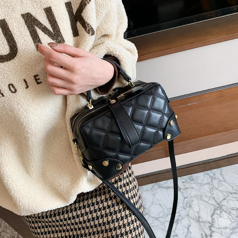 

Bag female new trendy net red fashion Lingge portable Boston Single Shoulder Messenger pillow