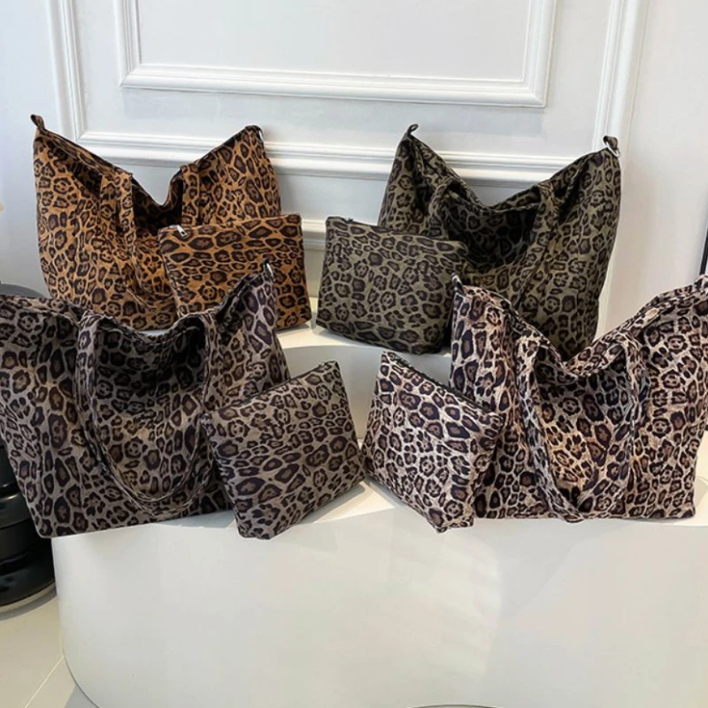 Молодежная сумка большой вместимости с леопардовым принтом простая