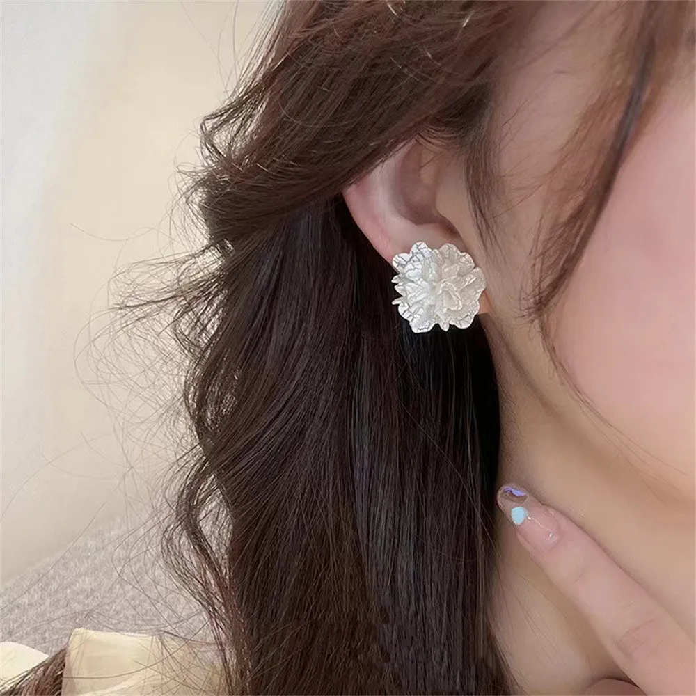 

White Flower Stud Earrings for Women Flower Earring 2022 Modern Korean Fashion Cute Teens Girl Party Jewelry Accessories