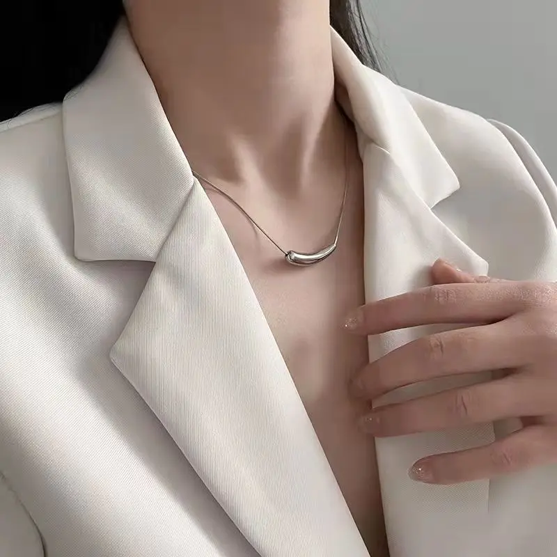 

Light luxury niche design small eggplant necklace 2021 new female ins hip-hop cold wind simple collarbone chain
