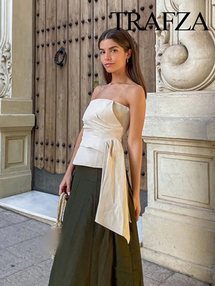 Женский топ-труба с асимметричным подолом без рукавов открытой спиной