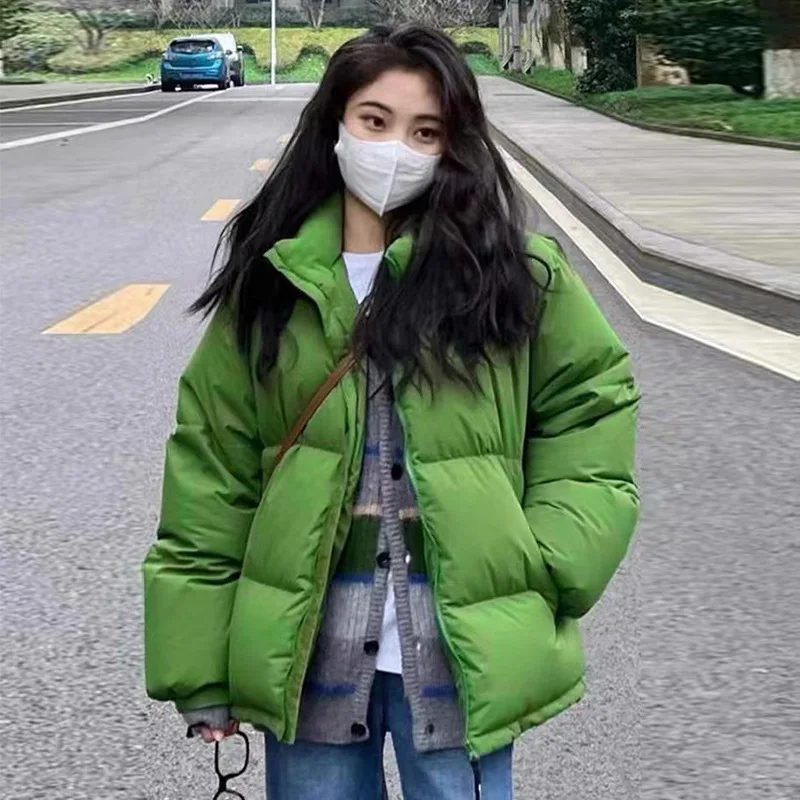 

Зеленый пуховик, женская укороченная куртка с воротником-стойкой, Корейская зимняя одежда, новинка 2022, свободная парная куртка большого раз...