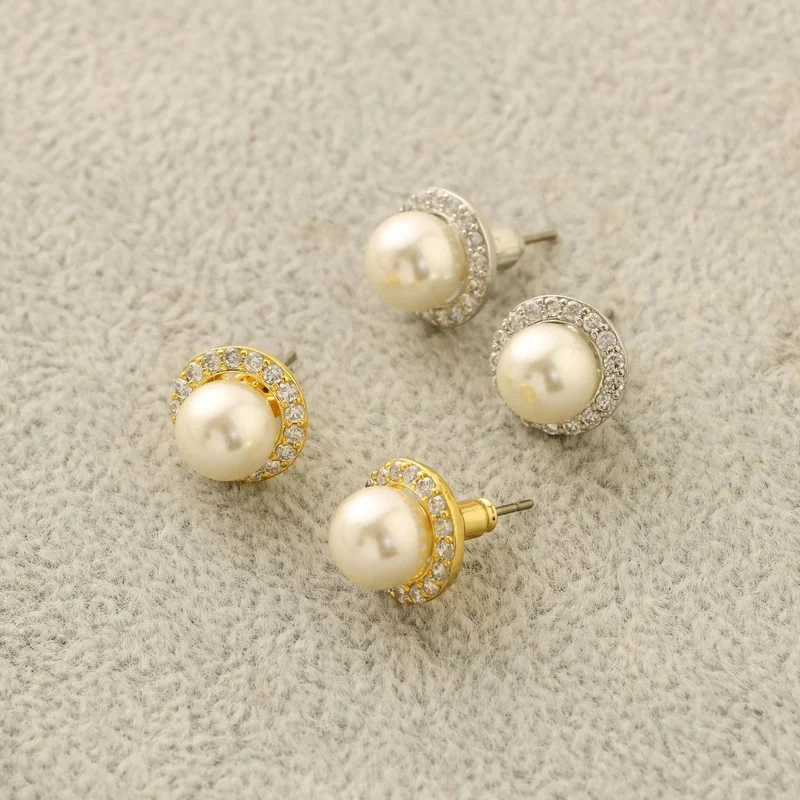 

Japan and South Korea fashion inlaid Pearl Rhinestone simple and small earrings women's S925 silver needle small fresh Earrings