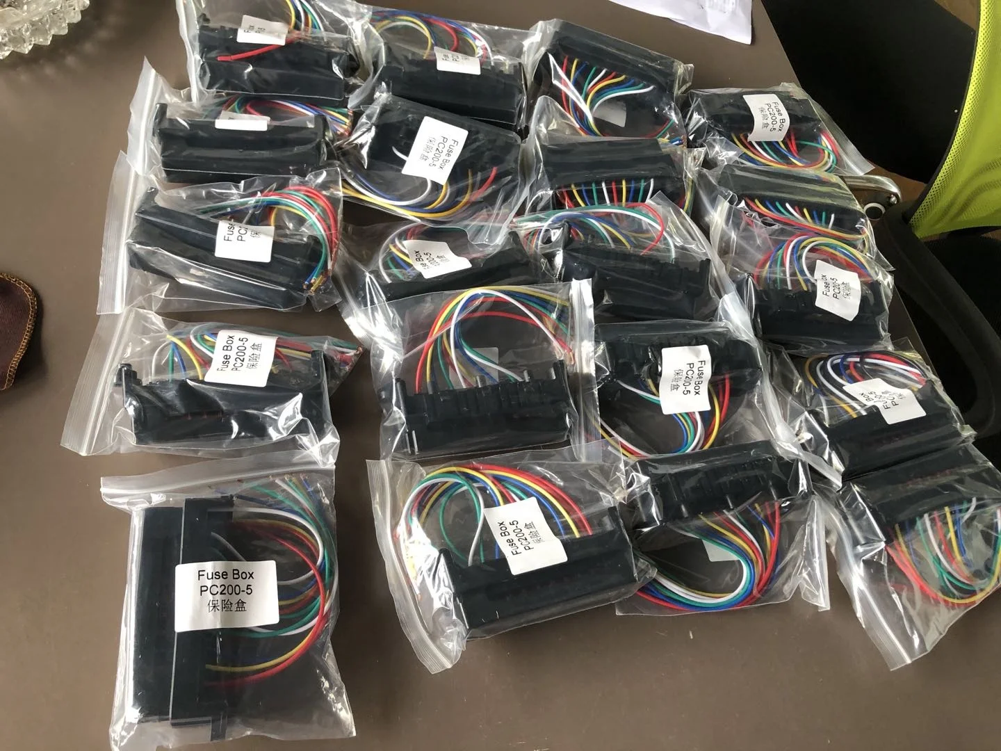 PC200-5 PC300-5 Фиксаторная коробка Проводной комплект кабеля СБОРКА для экскаватора Комацу Запасные части для ремонта и замены строительной техники.