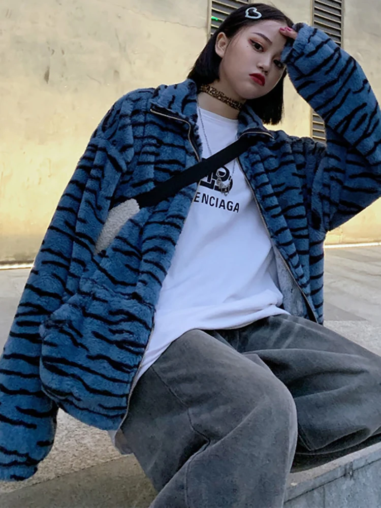 Goth Dark Winter Warm Faux Fur Striped Oversize Jackest Y2k Fashion Grunge Streetwear Loose Coats Women Zip Up egirl Outfit Fall