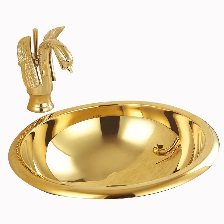 ванная из золота. золотая керамическая раковина. раковина для ванной с золотом. золотые раковины в ванной. чаша раковина для ванной.