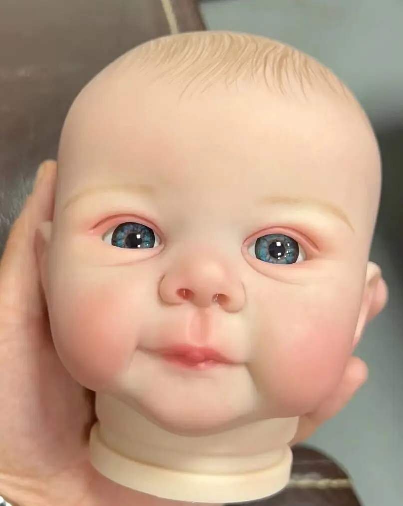 S Very Lifelike Baby Doll With Many Details Veins