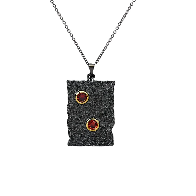 Серьги и колье из трех предметов