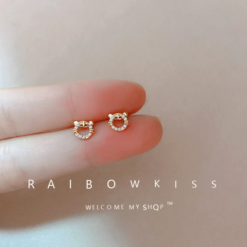 

Free Shipping 2022 New Trend Charming Little Tiger Stud Earrings For Women Simple Charm Micro-set Zircon Jewelry Birthday Gift