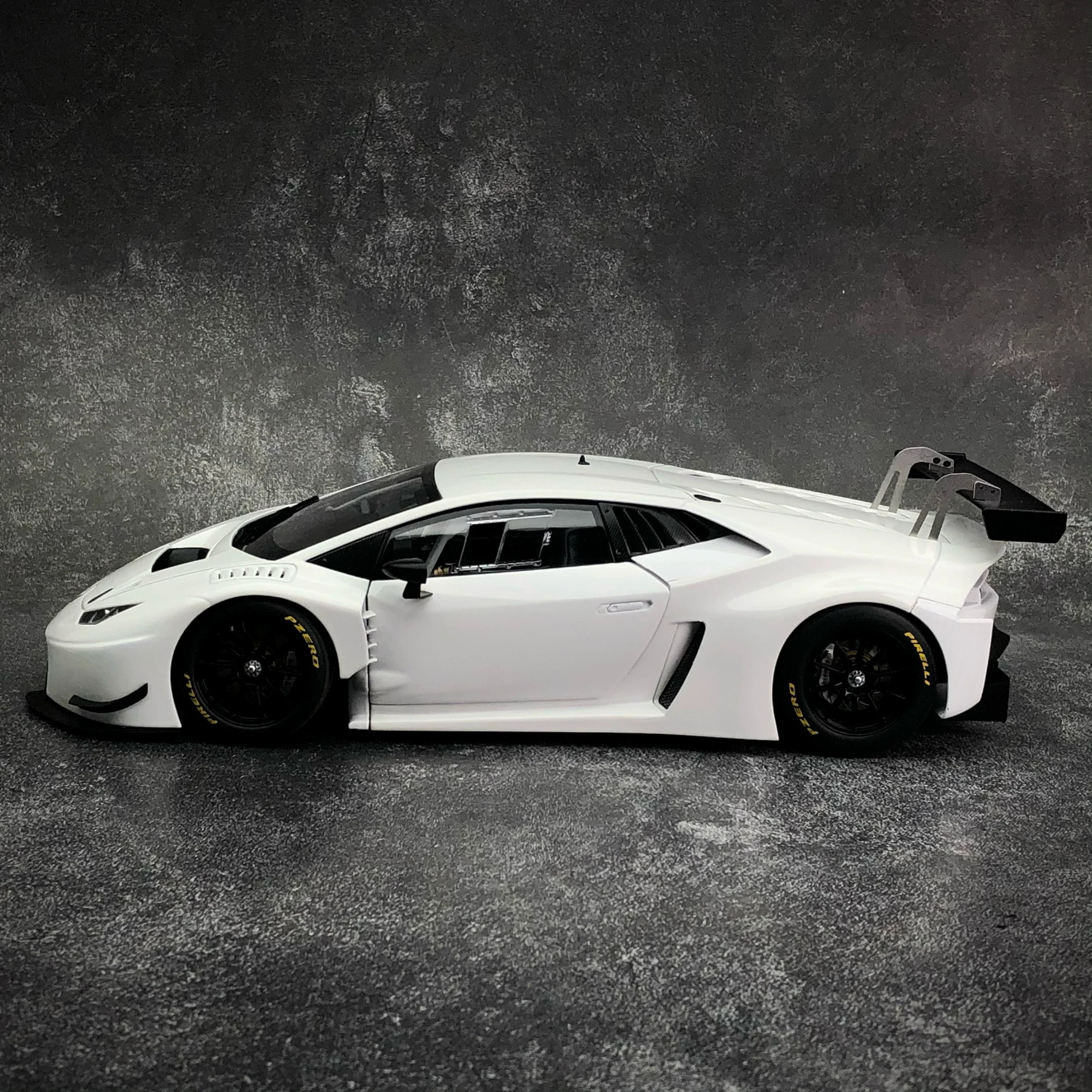 

Масштаб 1:18, модель Huracan GT3, сплав, белая фотография, Сувенирные игрушки