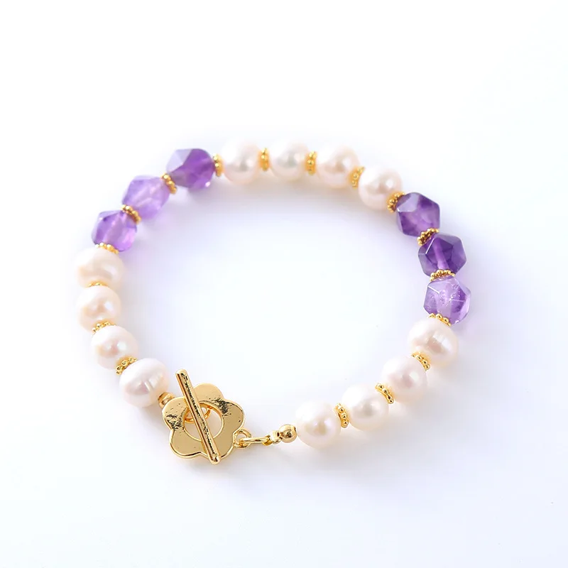 Женский браслет с натуральным пресноводным жемчугом и фиолетовыми кристаллами