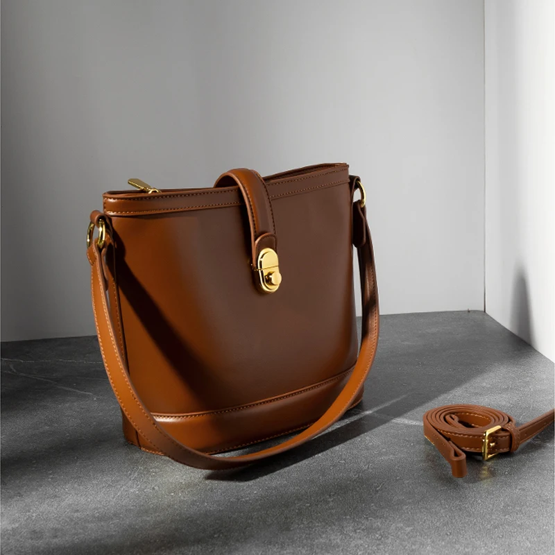 2023 New High Capacity Genuine Leather Tote Bag, niche bucket bag, high-end commuting cowhide single shoulder diagonal cross bag