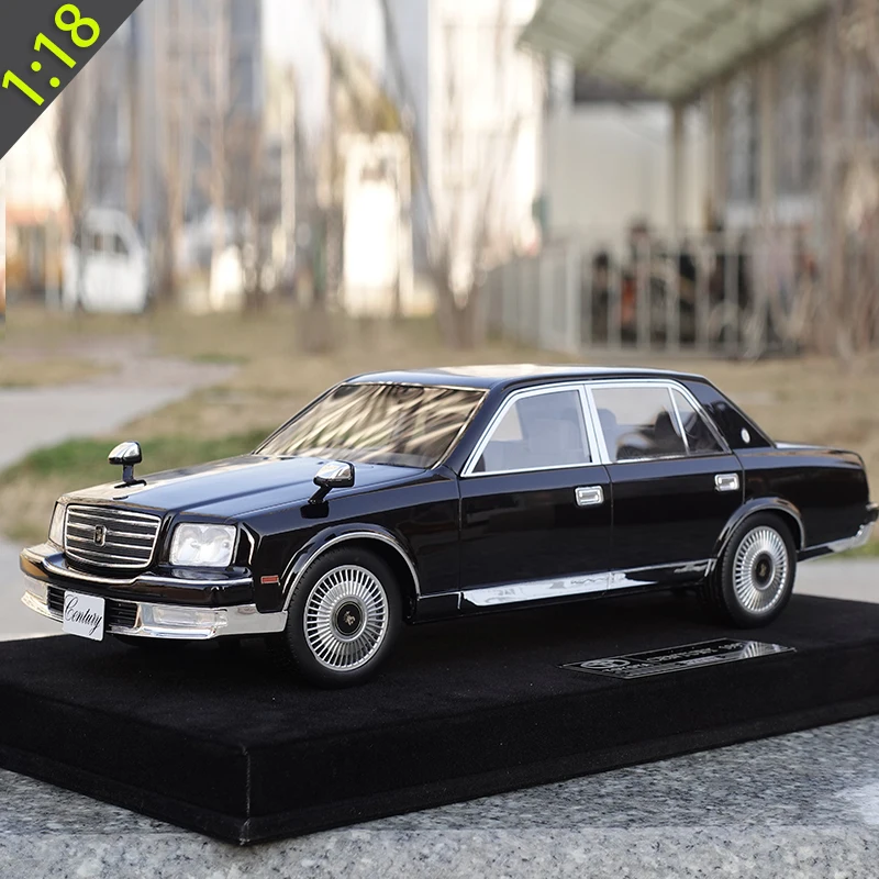 

Коллекционная модель автомобиля из смолы 1/18 Century black 1997 Rgo с прозрачным чехлом
